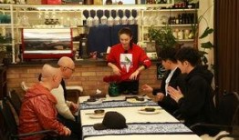 大叔小馆最新爆料,幕后故事揭秘，精彩瞬间抢先看！